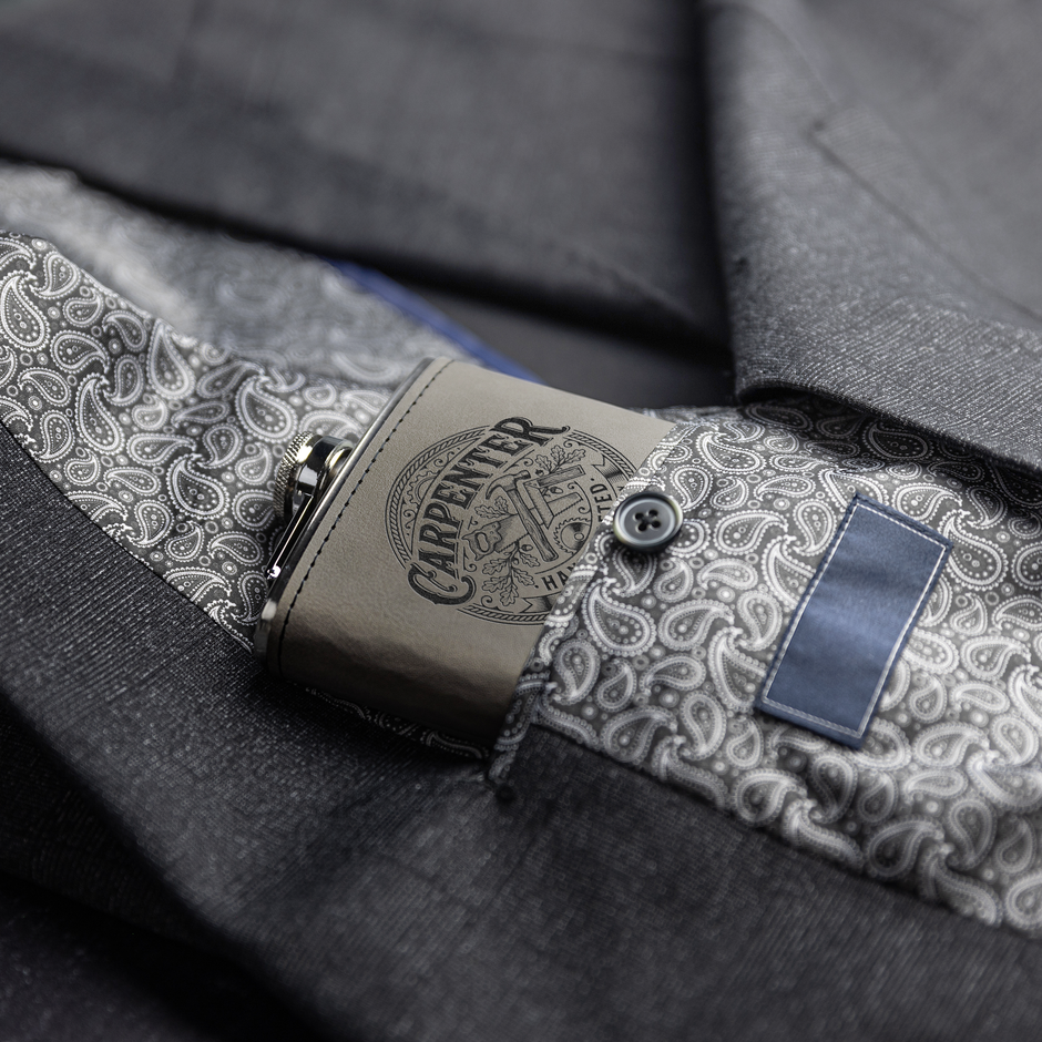 Carpenter_Flask_Grey_Lifestyle_Mockup.png_15941163